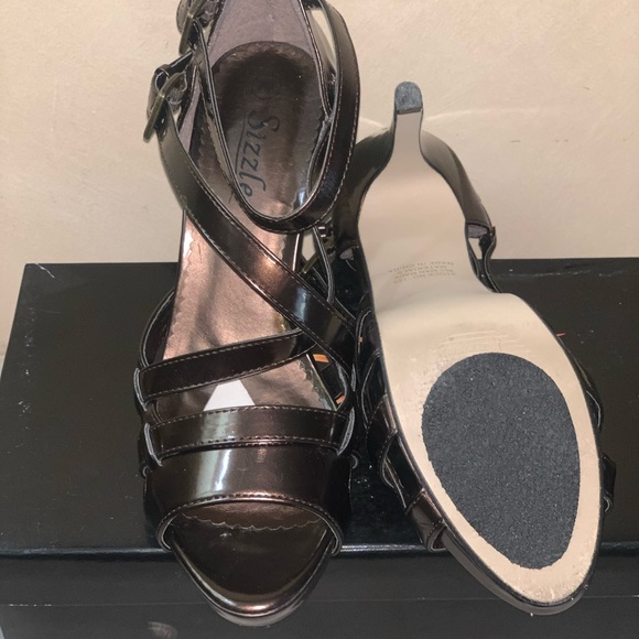 Sizzle Heel sandals - Picture 2 of 2